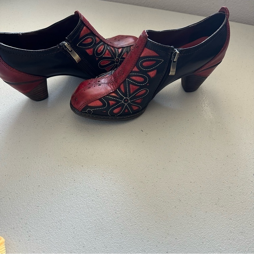 Spring Step L'Artiste Arabella Ankle Booties Side Zip Red/Black leather - Picture 2 of 9